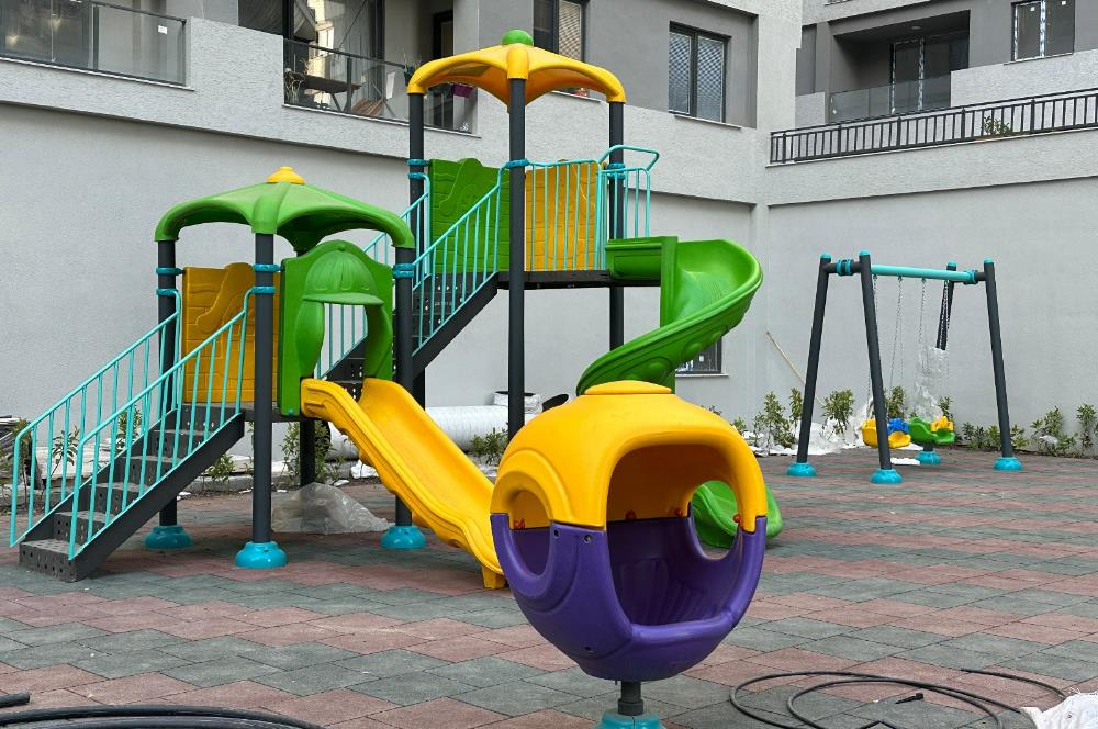TUZLA ANATOLİA CİTY'DE VERENDA BAHÇE KULLANIMLI EBEVEYN BANYOLU KİRALIK 2+1