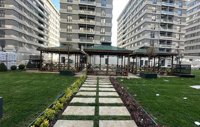 TUZLA ANATOLİA CİTY'DE VERENDA BAHÇE KULLANIMLI EBEVEYN BANYOLU KİRALIK 2+1