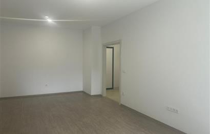 TUZLA ANATOLİA CİTY'DE VERENDA BAHÇE KULLANIMLI EBEVEYN BANYOLU KİRALIK 2+1