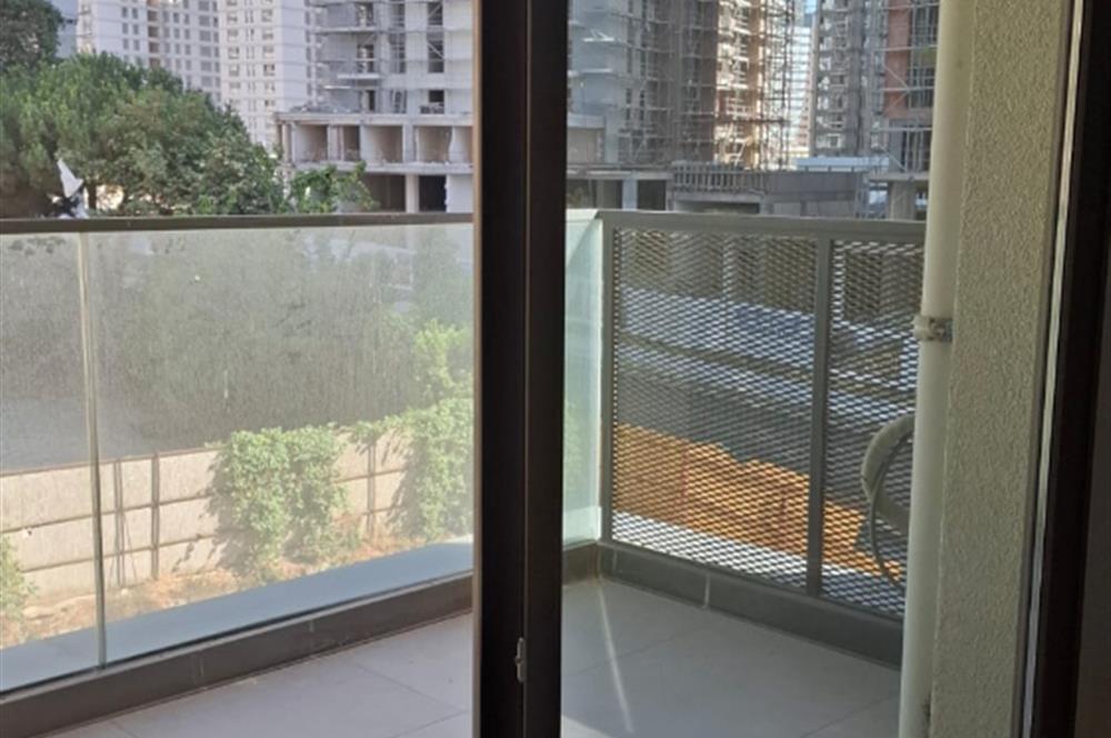 Fikirtepe'de Emkak Konut GYO 7. Etap'ta Kiralık 2+1 Yeni Daire