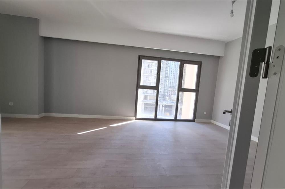 Fikirtepe'de Emkak Konut GYO 7. Etap'ta Kiralık 2+1 Yeni Daire