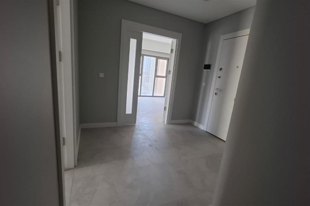 Fikirtepe'de Emkak Konut GYO 7. Etap'ta Kiralık 2+1 Yeni Daire