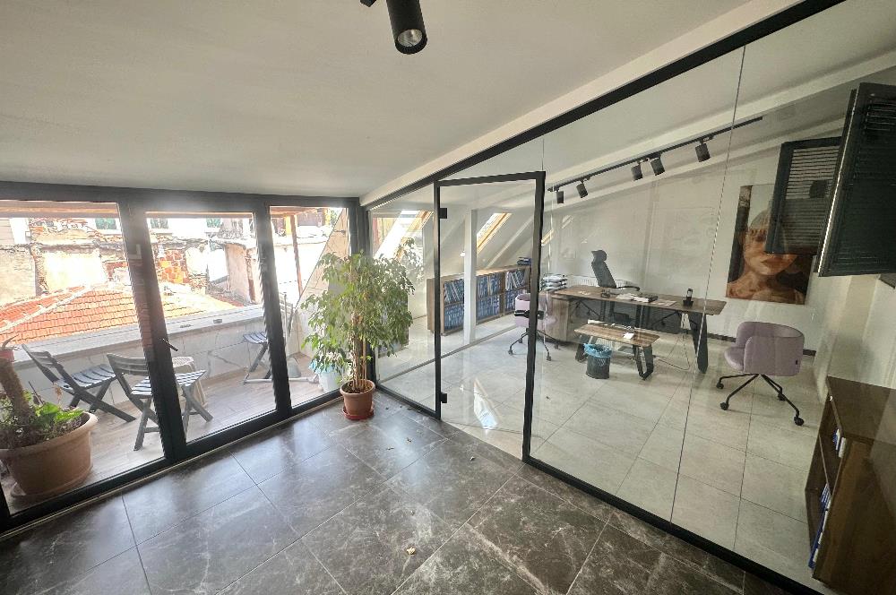 Şişli'de 2 Katlı, Caddeye Yakın Eşyalı Hazır Ofis