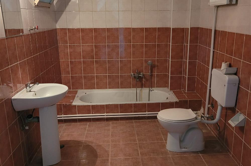 KAYALIK CADDESİNDE 2+1 120 m² KİRALIK OFİS