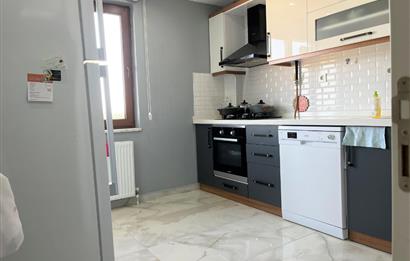 BAHÇELİEVLERDE TEKNİK LİSE CEDDESİ ÜZERİNDE 3+1 DUBLEX KİRALIK DAİRE