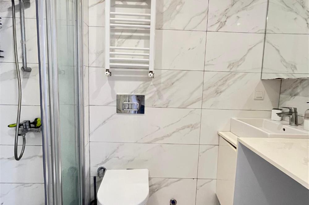 HASIRCIBAŞI CADDE ÜZERİ MERKEZİ LOKASYON KİRALIK 1+1 DAİRE