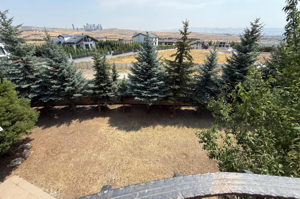 İNCEK GÖL KONAKLARI SİTESİ 1.5 DÖNÜM ARSA İÇİNDE TAM MÜSTAKİL VİLLA 
