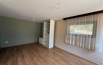 İNCEK GÖL KONAKLARI SİTESİ 1.5 DÖNÜM ARSA İÇİNDE TAM MÜSTAKİL VİLLA 