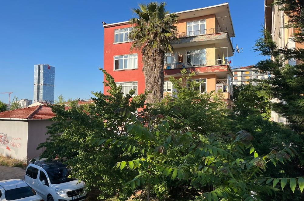 ÜMRANİYE'DE METROYA VE ÇARŞIYA ÇOK YAKIN KİRALIK 2+1