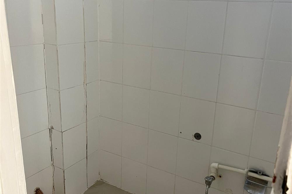 ÜMRANİYE'DE METROYA VE ÇARŞIYA ÇOK YAKIN KİRALIK 2+1