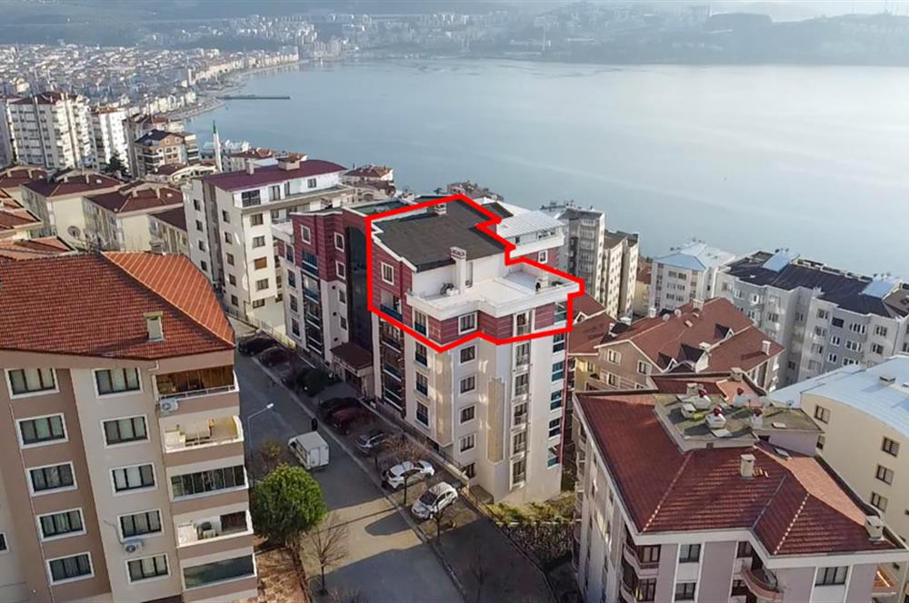 C21 Cius; Seyri Sefa Konutlarında Panoramik Manzaralı 6+1 Daire