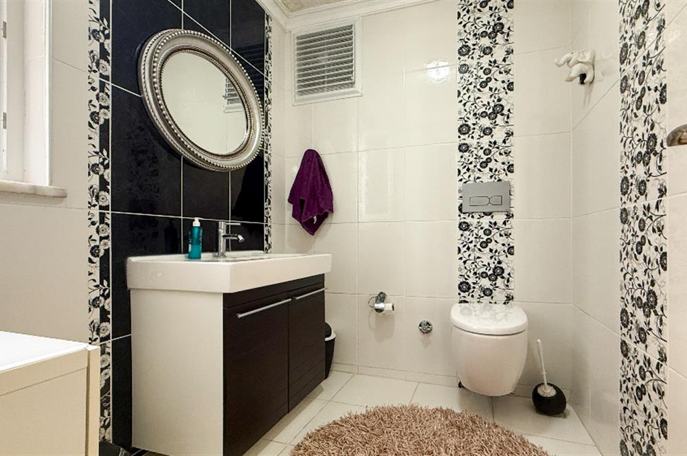 C21 BAL'dan YEKTA SİTESİ BAKIMLI ÖN CEPHE MASRAFSIZ 5 + 1 VİLLA