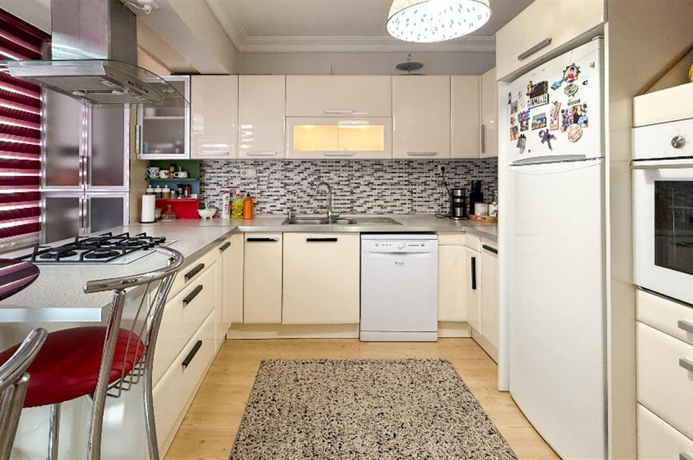 C21 BAL'dan YEKTA SİTESİ BAKIMLI ÖN CEPHE MASRAFSIZ 5 + 1 VİLLA