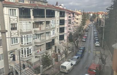 CENTURY21 PLUS'DAN ÖRNEK EVLERDE İÇİ YENİLENMİŞ FIRSAT DAİRE