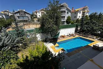 ALACAATLIDA MUHTEŞEM HAVUZLU TAM MÜSTAKİL 5+2 SATILIK VİLLA