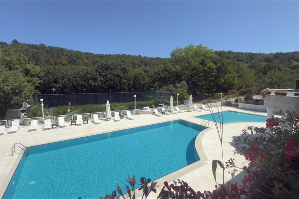 Bizim Vadi Sitesi'nde Şömineli, Teraslı 5+2 Kiralık Villa