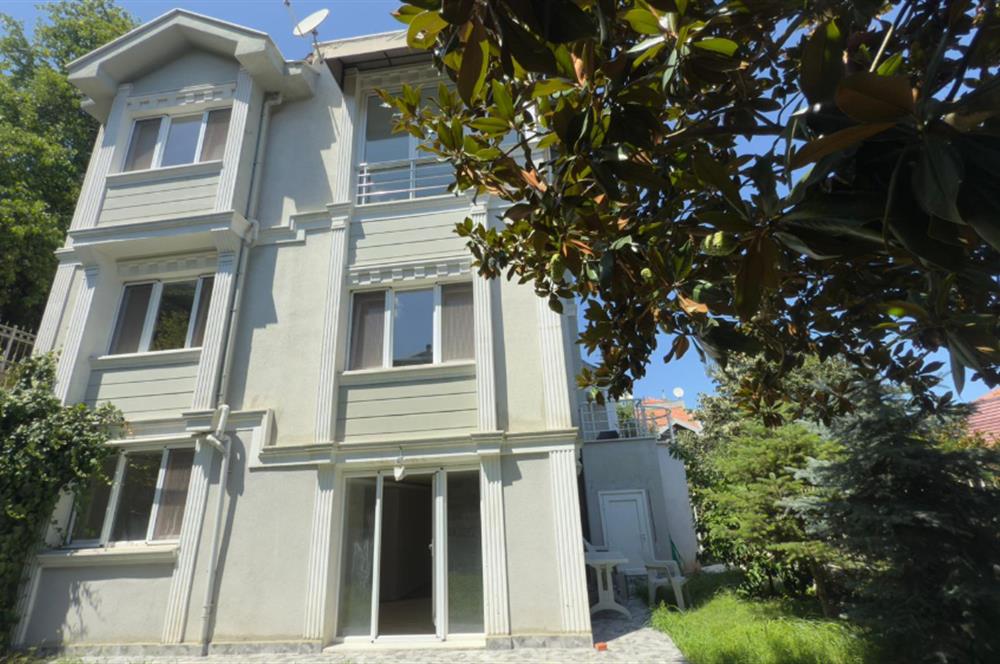 Bizim Vadi Sitesi'nde Şömineli, Teraslı 5+2 Kiralık Villa