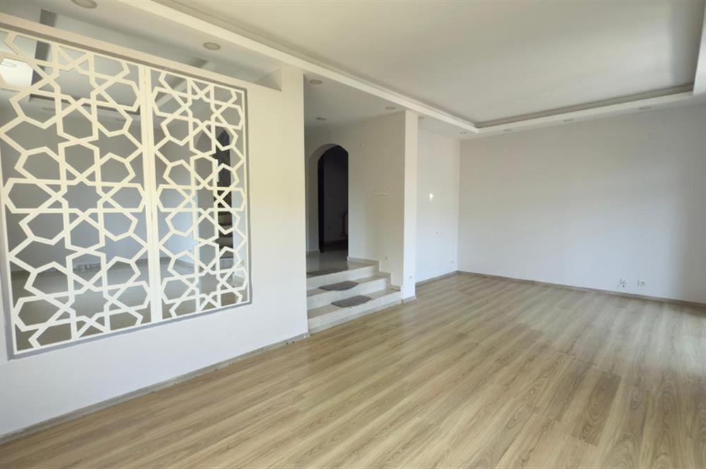 Bizim Vadi Sitesi'nde Şömineli, Teraslı 5+2 Kiralık Villa