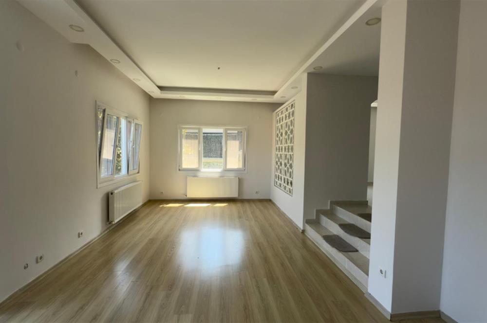 Bizim Vadi Sitesi'nde Şömineli, Teraslı 5+2 Kiralık Villa