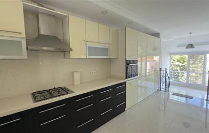 Bizim Vadi Sitesi'nde Şömineli, Teraslı 5+2 Kiralık Villa