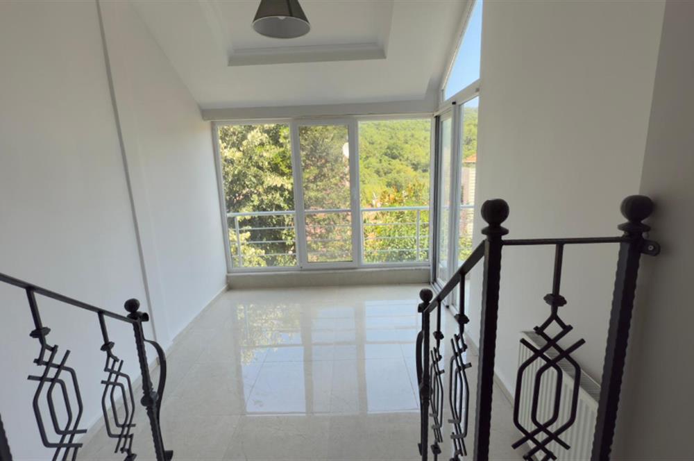 Bizim Vadi Sitesi'nde Şömineli, Teraslı 5+2 Kiralık Villa