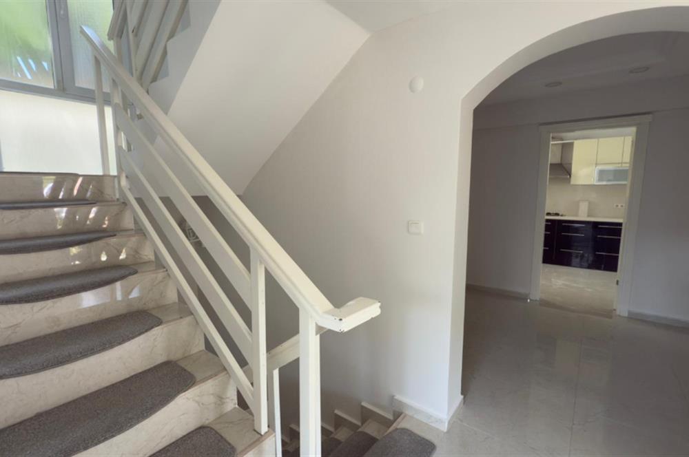 Bizim Vadi Sitesi'nde Şömineli, Teraslı 5+2 Kiralık Villa