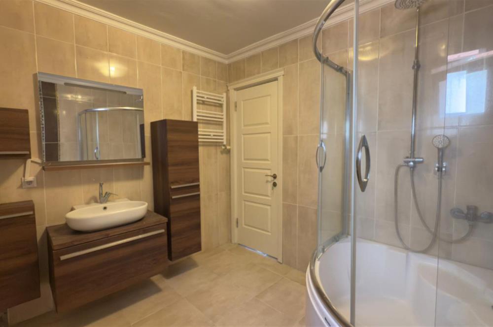 Bizim Vadi Sitesi'nde Şömineli, Teraslı 5+2 Kiralık Villa