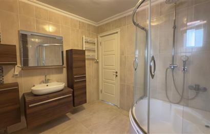 Bizim Vadi Sitesi'nde Şömineli, Teraslı 5+2 Kiralık Villa