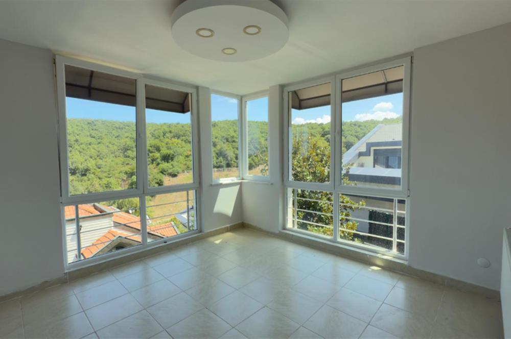 Bizim Vadi Sitesi'nde Şömineli, Teraslı 5+2 Kiralık Villa