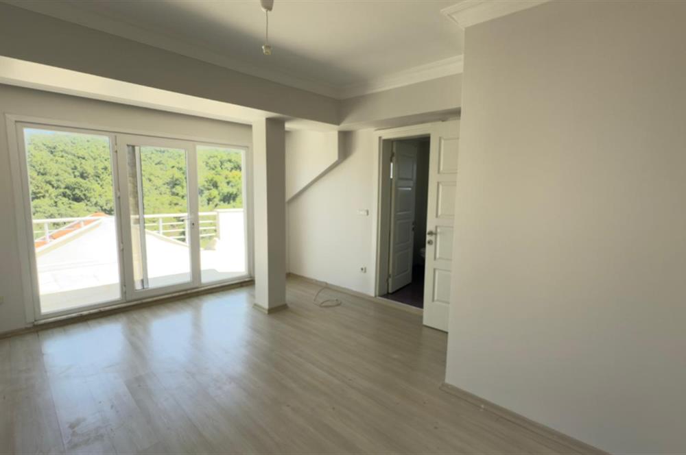 Bizim Vadi Sitesi'nde Şömineli, Teraslı 5+2 Kiralık Villa