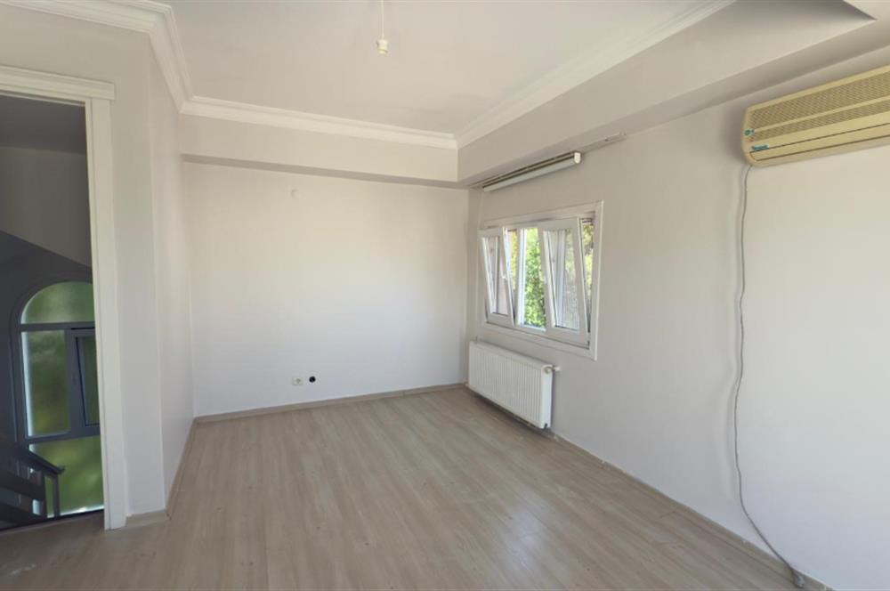 Bizim Vadi Sitesi'nde Şömineli, Teraslı 5+2 Kiralık Villa