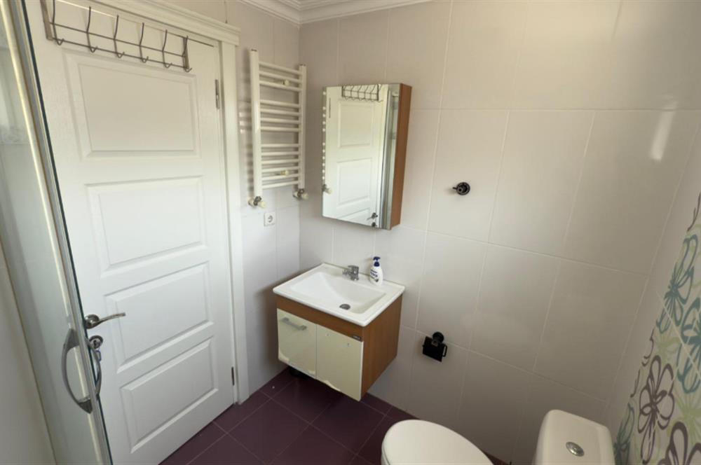 Bizim Vadi Sitesi'nde Şömineli, Teraslı 5+2 Kiralık Villa