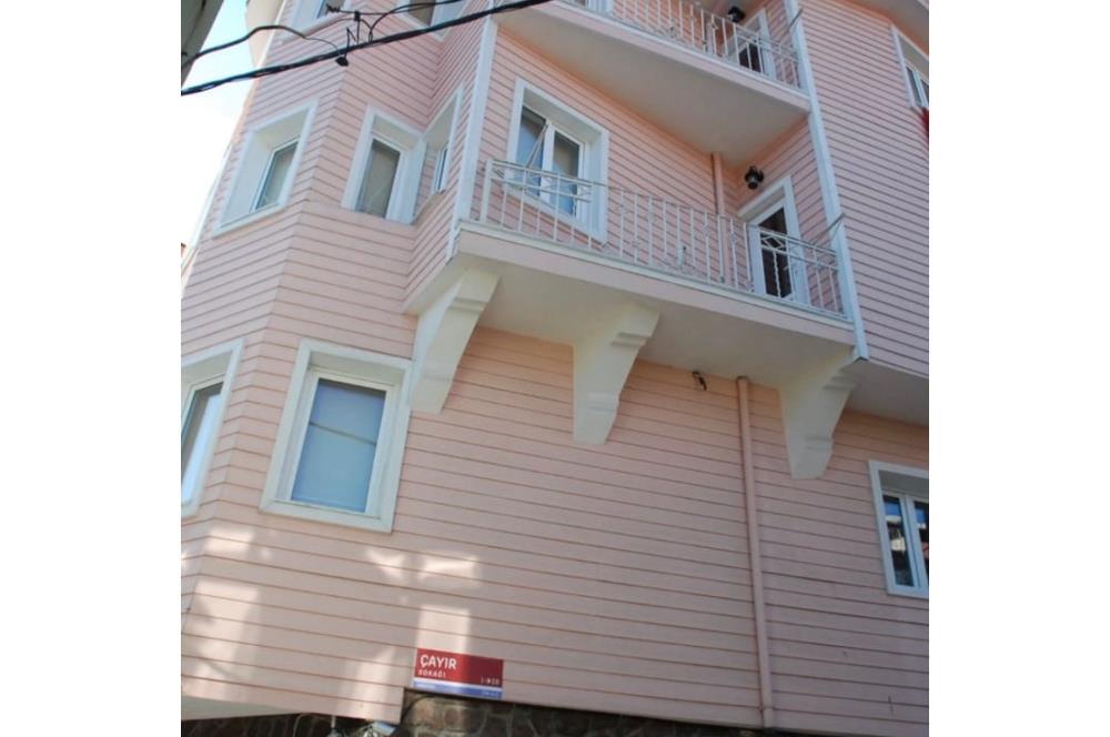 Sarıyer'de Deniz Manzaralı Satılık 4 Katlı Müstakil Ev Eşyalı