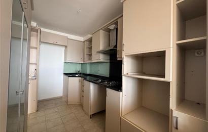 Karşıyaka'nın Kalbinde Full Deniz Manzaralı 3+1 Satılık Daire 
