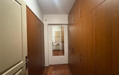 Karşıyaka'nın Kalbinde Full Deniz Manzaralı 3+1 Satılık Daire 