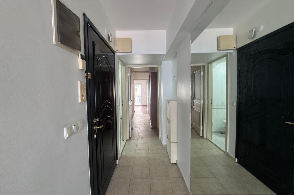 Karşıyaka'nın Kalbinde Full Deniz Manzaralı 3+1 Satılık Daire 