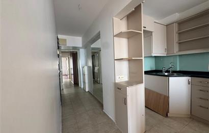 Karşıyaka'nın Kalbinde Full Deniz Manzaralı 3+1 Satılık Daire 