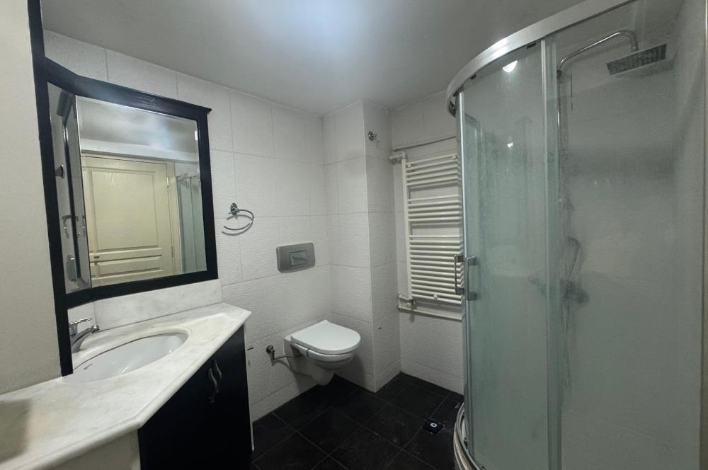 Karşıyaka'nın Kalbinde Full Deniz Manzaralı 3+1 Satılık Daire 