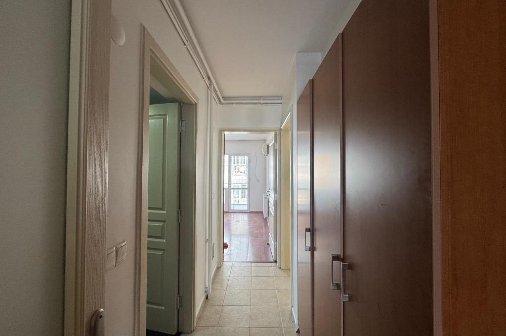 Karşıyaka'nın Kalbinde Full Deniz Manzaralı 3+1 Satılık Daire 
