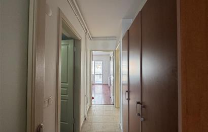 Karşıyaka'nın Kalbinde Full Deniz Manzaralı 3+1 Satılık Daire 