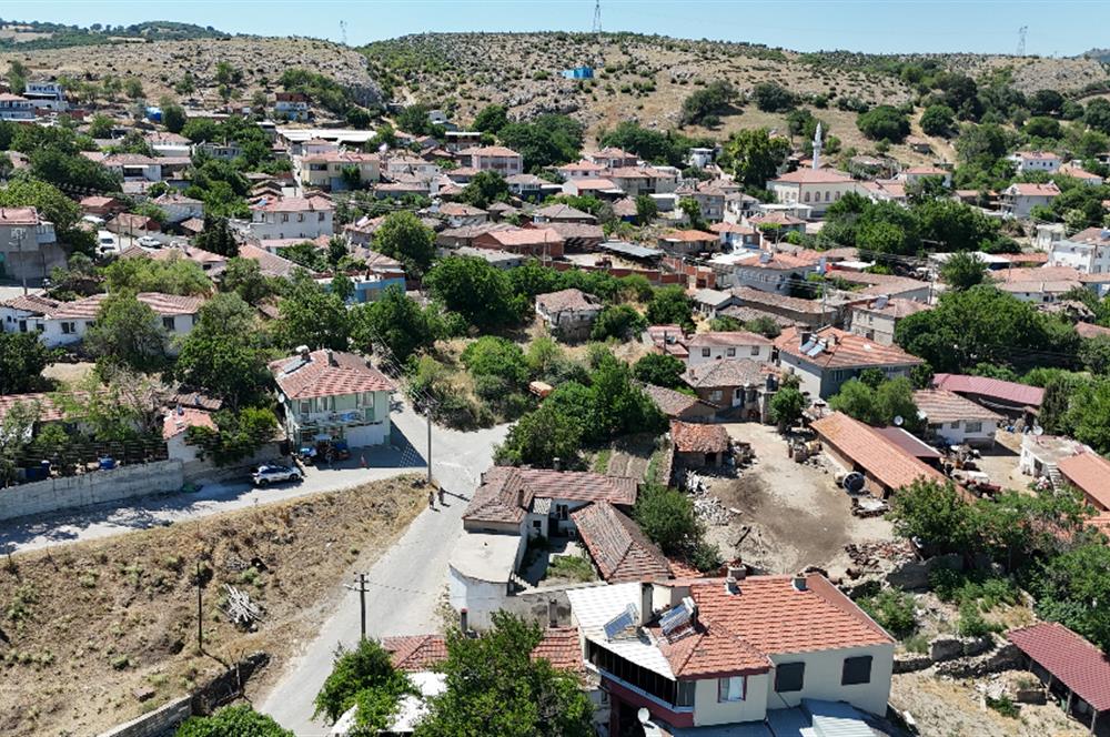 C21 BAL'DAN YENİKÖY MAH. SATILIK MÜSTAKİL EV