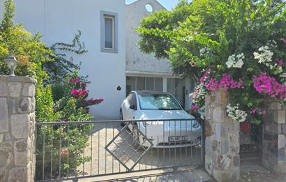 Bodrum Gümüşlük merkez satılık müstakil bahçeli dubleks villa