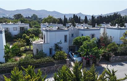 Bodrum Gümüşlük merkez satılık müstakil bahçeli dubleks villa