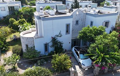 Bodrum Gümüşlük merkez satılık müstakil bahçeli dubleks villa