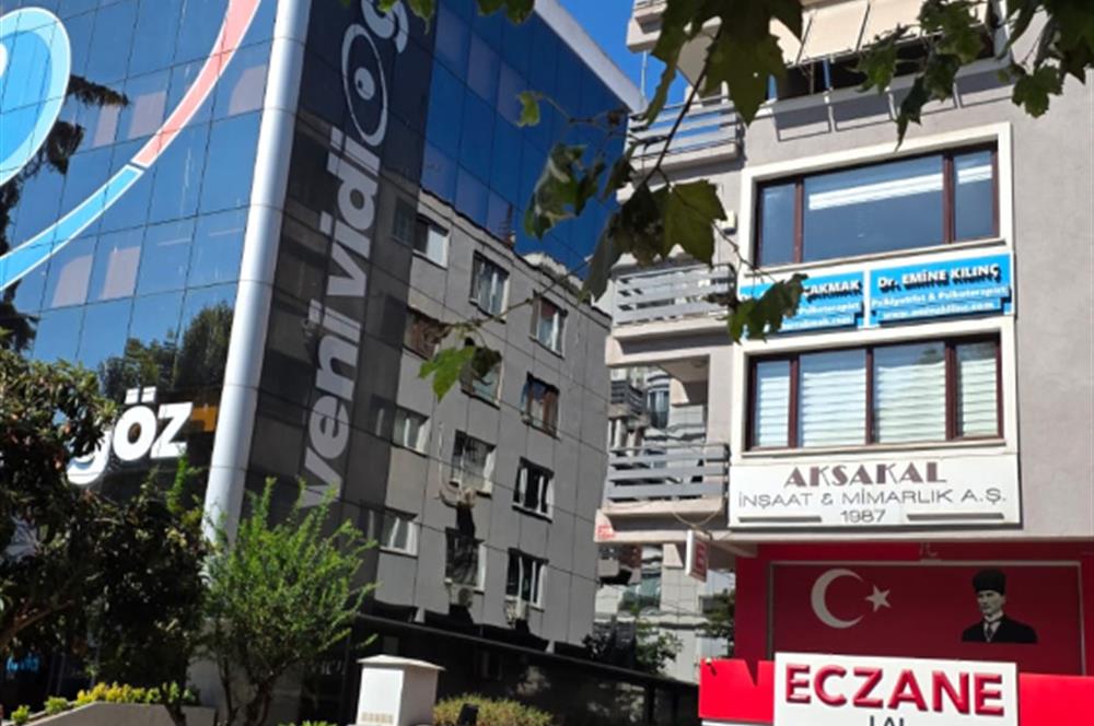 CADDEBOSTAN BAĞDAT CADDESİ ÜZERİ DEVREN KİRALIK ECZANE