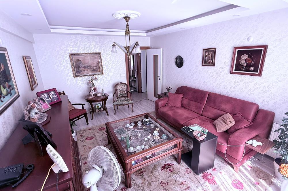 ANA CADDE YAKINI MERKEZİ LOKASYONDA ÇOK TEMİZ-YENİ-GENİŞ 2+1