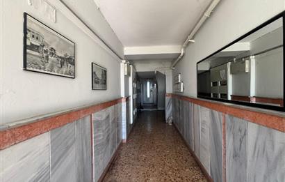 Karşıyaka'nın Kalbinde Full Deniz Manzaralı 3+1 Satılık Daire 