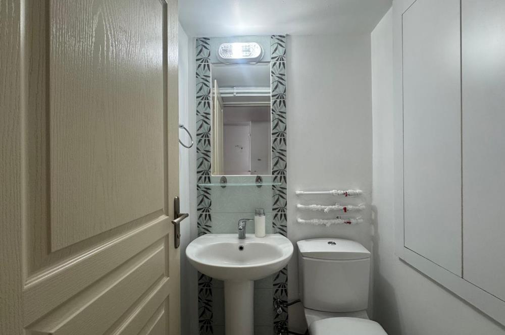 Karşıyaka'nın Kalbinde Full Deniz Manzaralı 3+1 Satılık Daire 