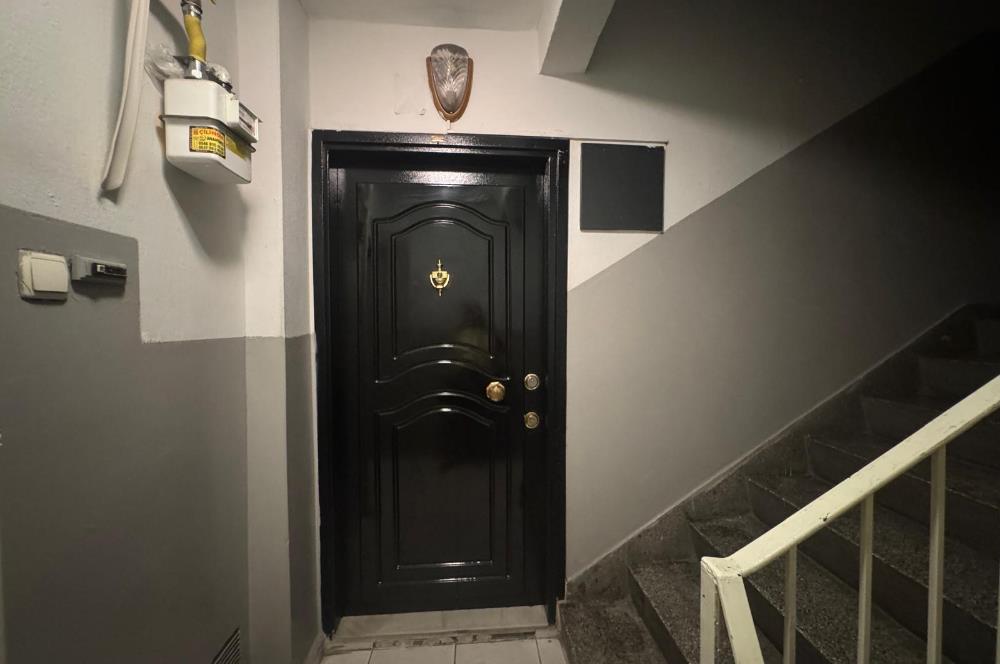 Karşıyaka'nın Kalbinde Full Deniz Manzaralı 3+1 Satılık Daire 