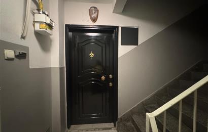 Karşıyaka'nın Kalbinde Full Deniz Manzaralı 3+1 Satılık Daire 